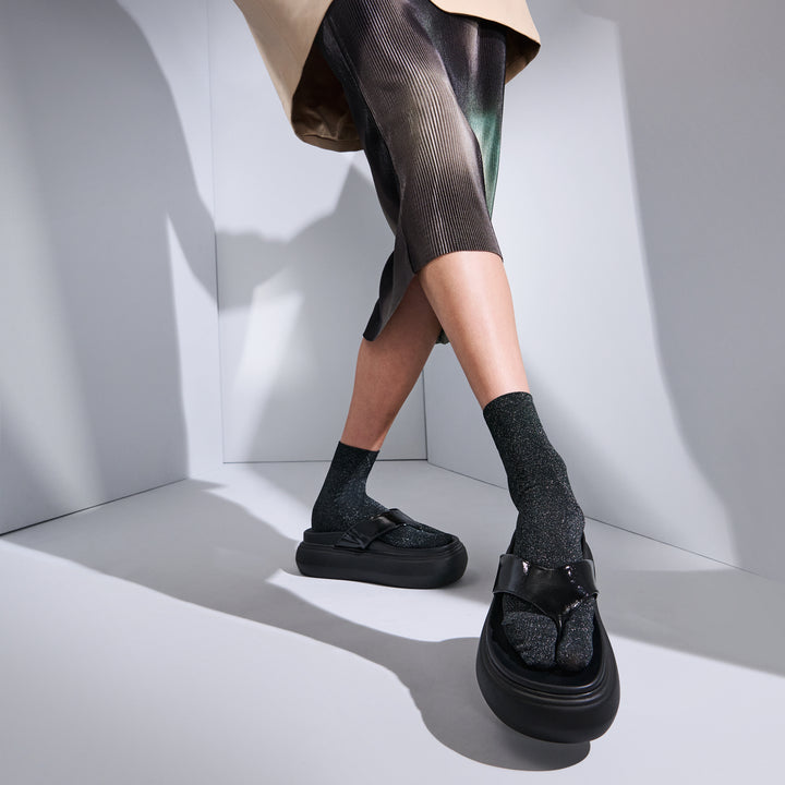 Sparkly Tabi Short Crew Socks - Black