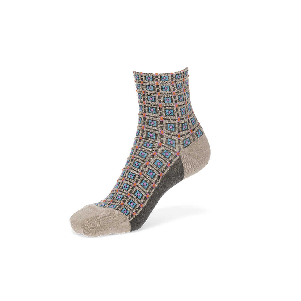 Float Geometric Extra Fine Merino Short Crew Socks - Beige (WOMEN)
