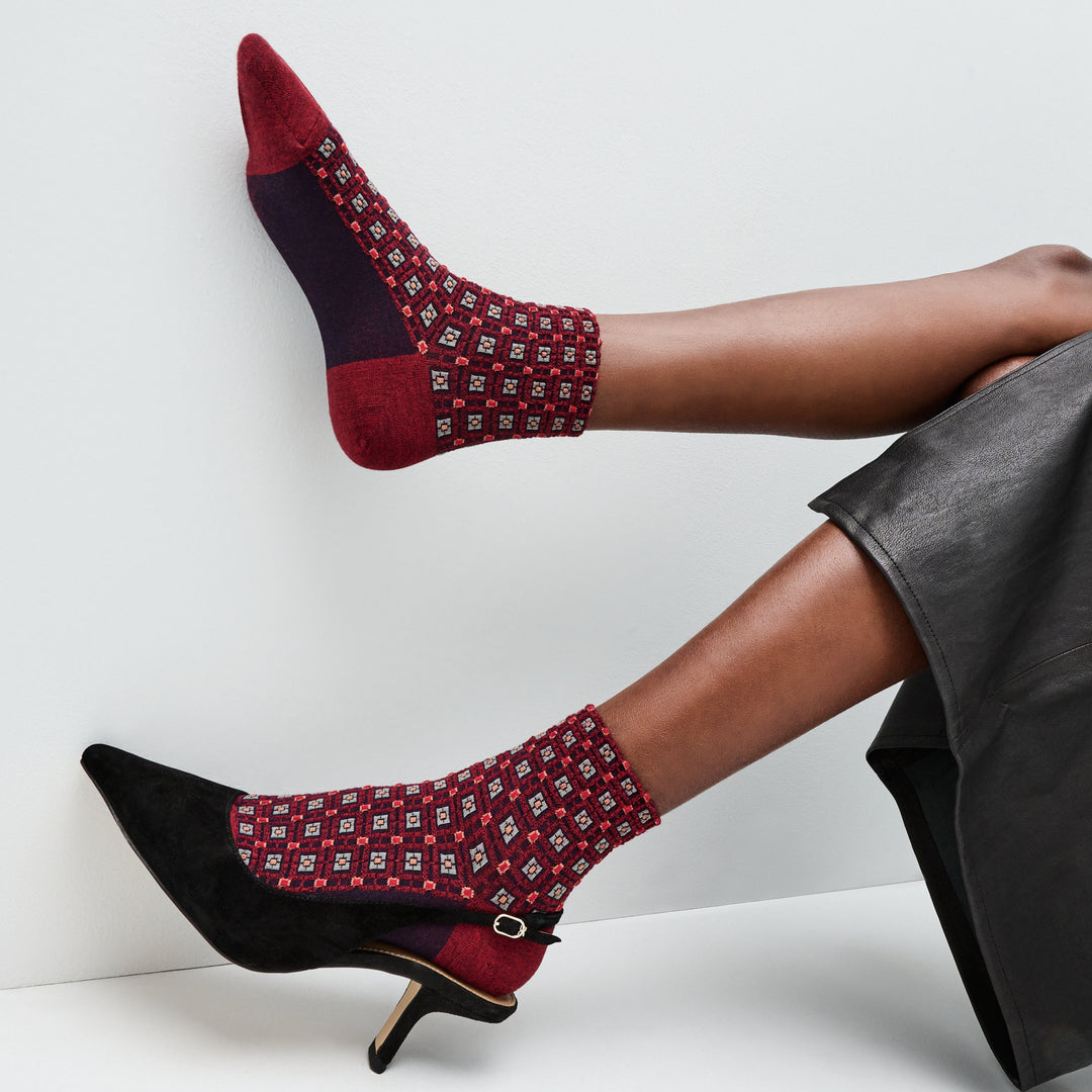 Float Geometric Extra Fine Merino Short Crew Socks (WOMEN)