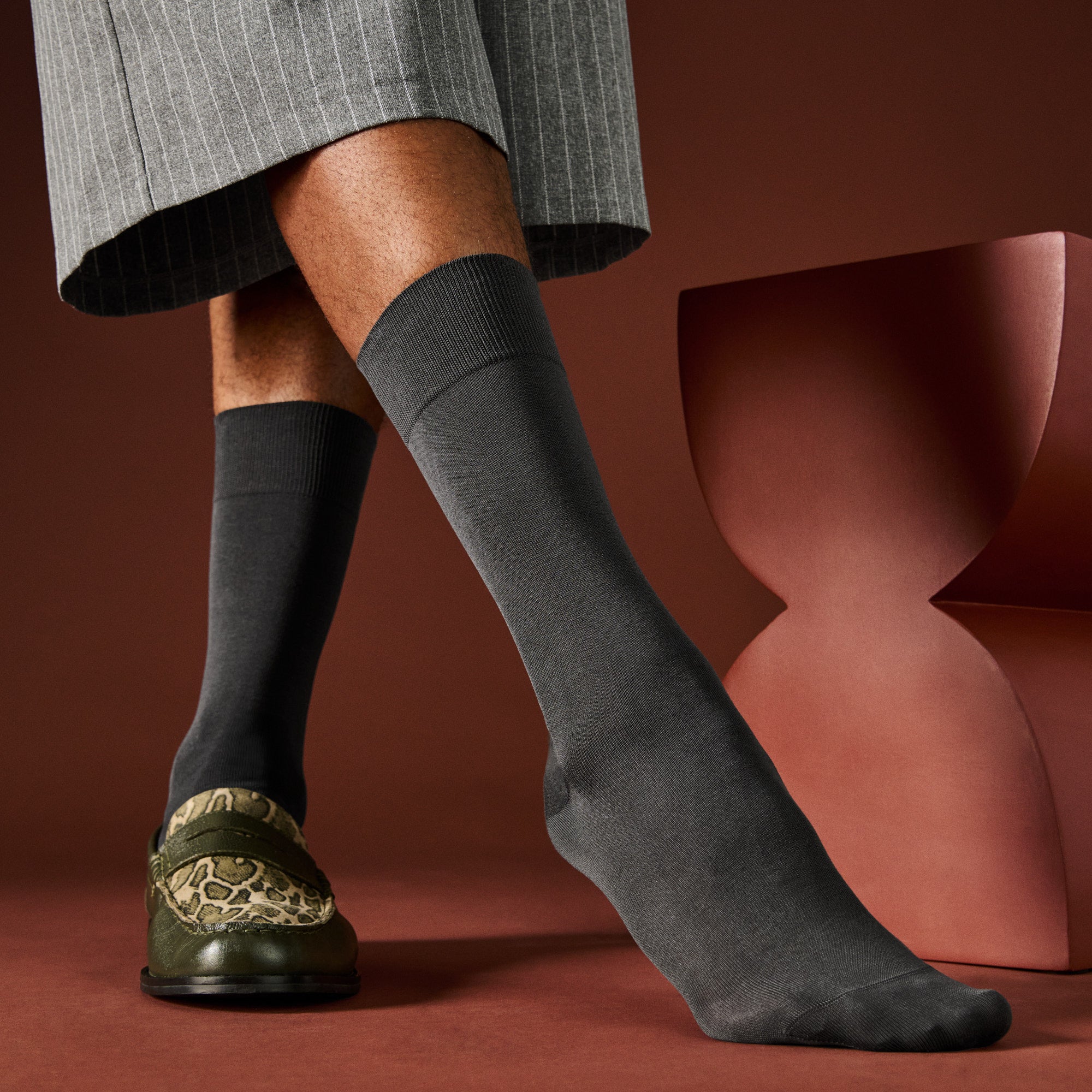 Men's Premium Silky Cotton Plain Crew Socks Brown / 7-10