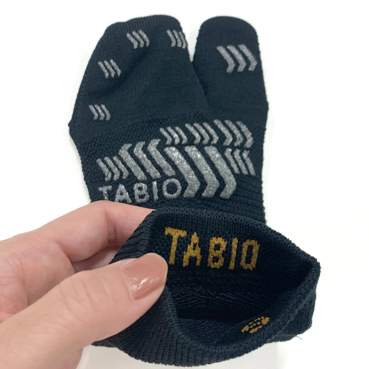 Signature Run Tabi Socks - Black (WOMEN)