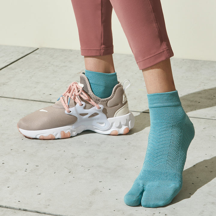 Signature Run Tabi Socks - LightGreen (WOMEN)