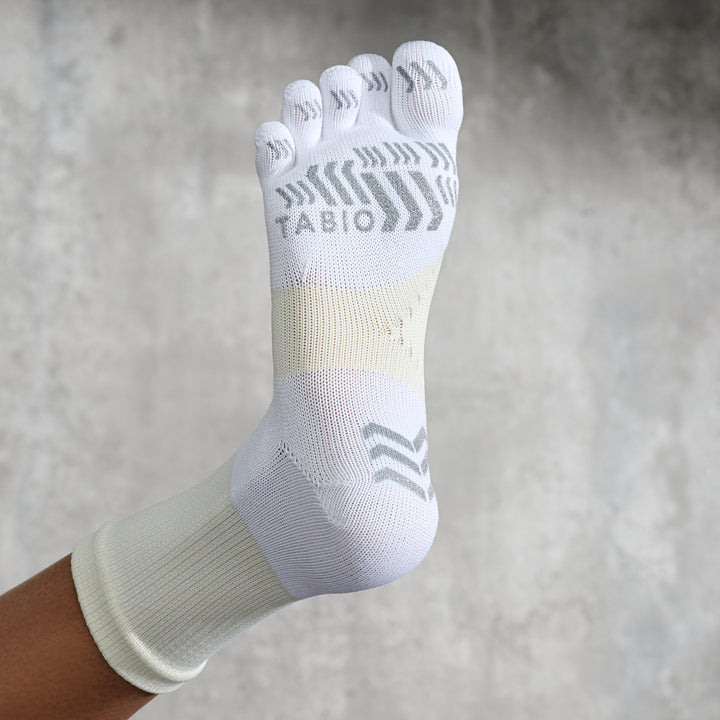 Signature Run Toe Crew Socks - White (WOMEN)