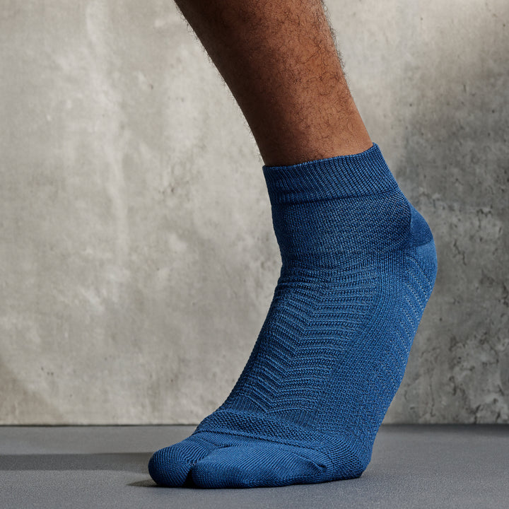 Signature Run Tabi Socks - Navy (MEN)