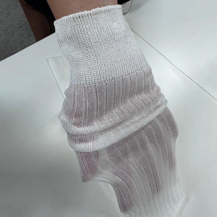 Sheer Cotton Crew Socks - White (WOMEN)