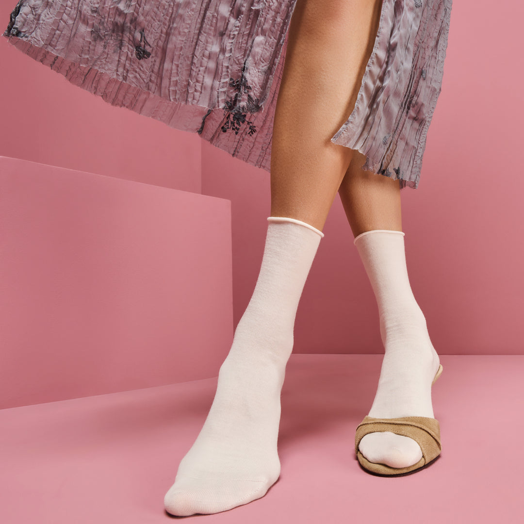 Super Extra Fine Merino Crew Socks - White (WOMEN)