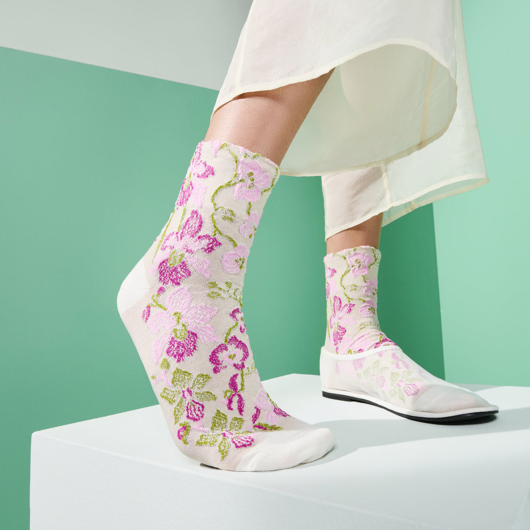 Cotton-Linen Crepe Float Orchid Quarter Socks - Ivory (WOMEN)