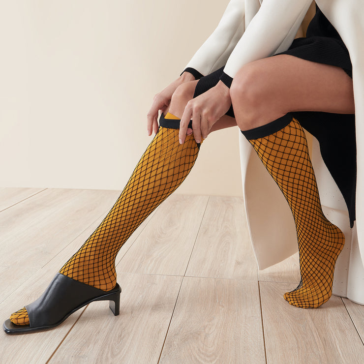 Tabio Women's Large-Mesh Fishnet Knee High Socks – Japanese Socks Tabio USA