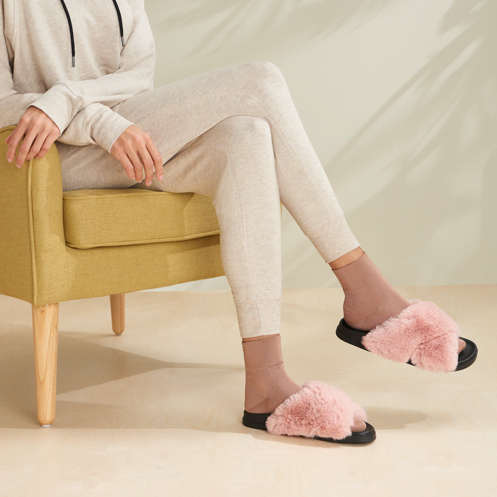 Women's Premium Finest Silk Quarter (Short Crew) Socks – Tabio USA