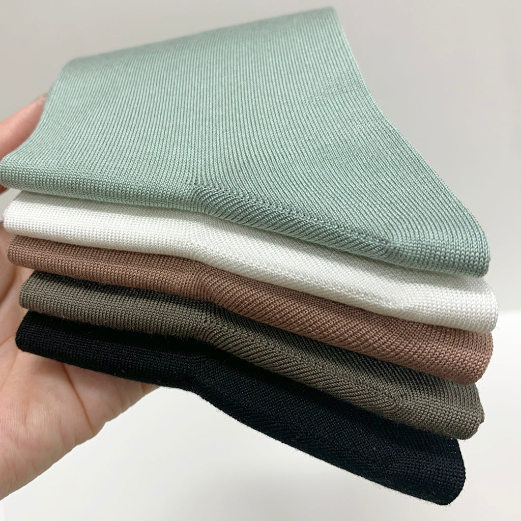 Tabio Women's Premium Finest Silk Short Crew Socks – Japanese