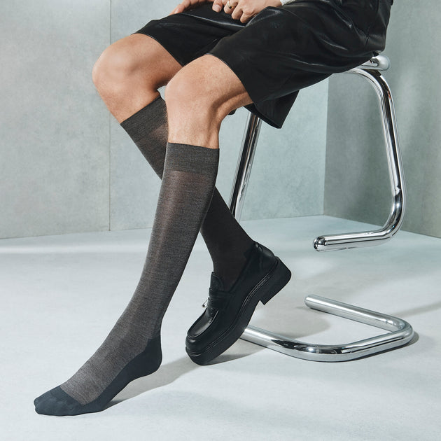 Tabio Men's Premium Silk Banner Knee High Socks - Dress Socks ...