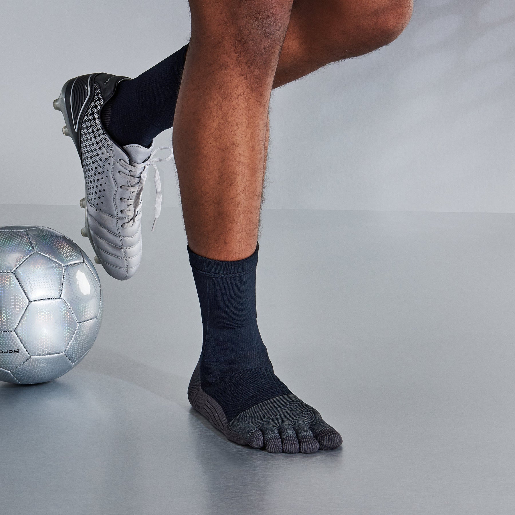 Tabio Sports Men's Soccer/Football Toe Crew Socks - 3-D Knitting – Japanese Socks  Tabio USA